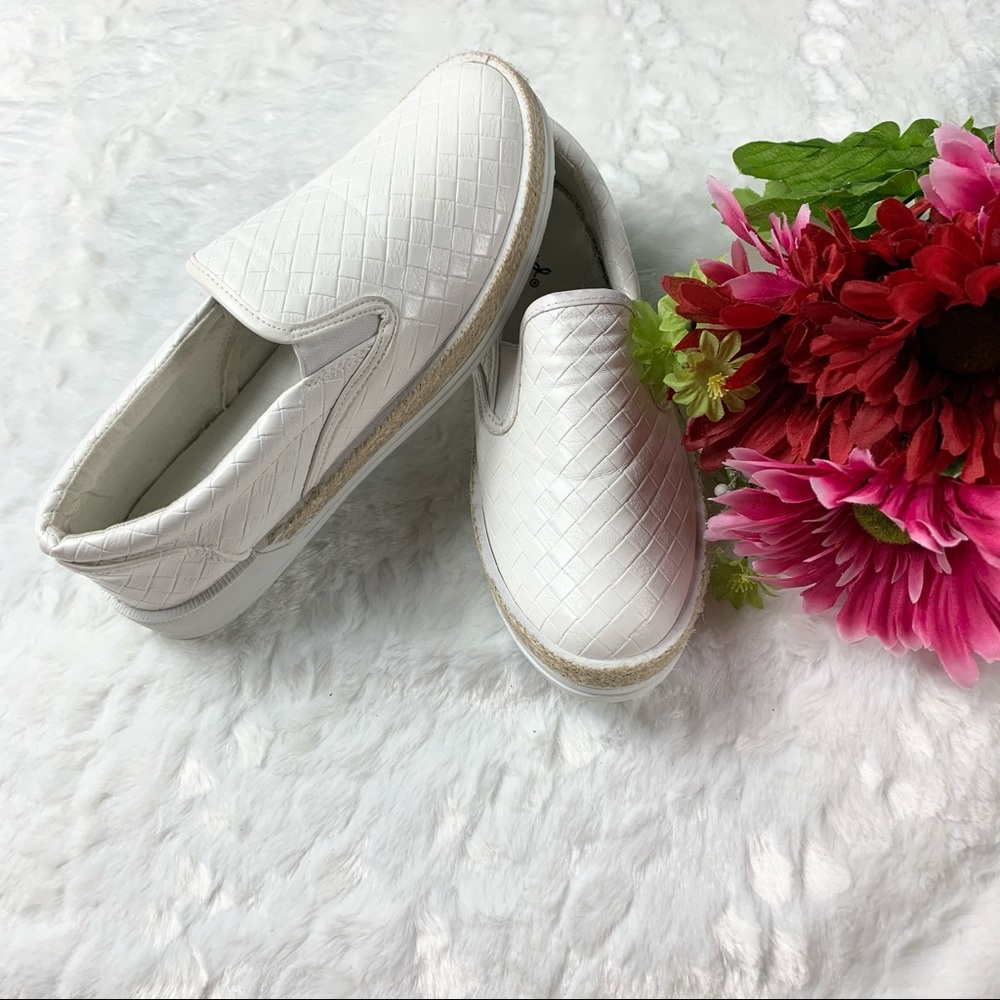 Qupid Slip-on Sneakers